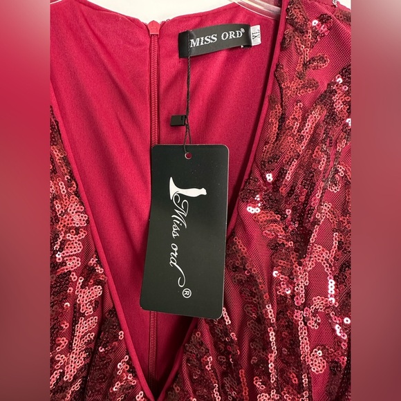 Miss Ord Red Sequin Formal Gown Size XL Full Length Front Slit Prom Wedding NWT - Picture 5 of 11
